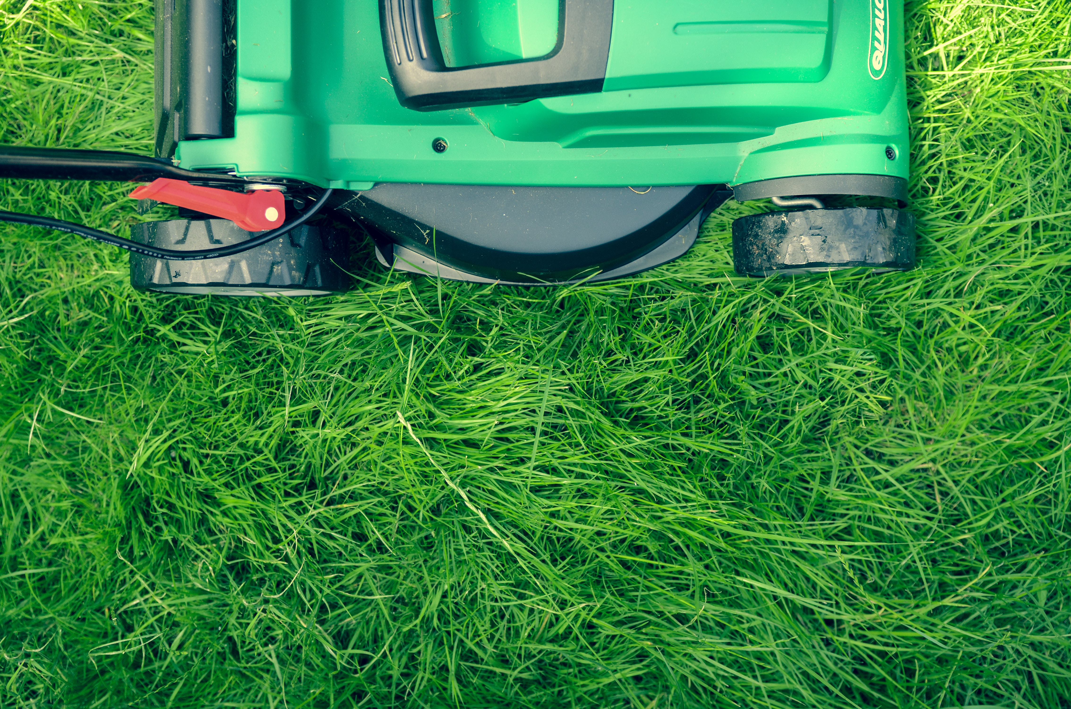 Professional Residential and commercial lawn mowing in Northwest Ohio area